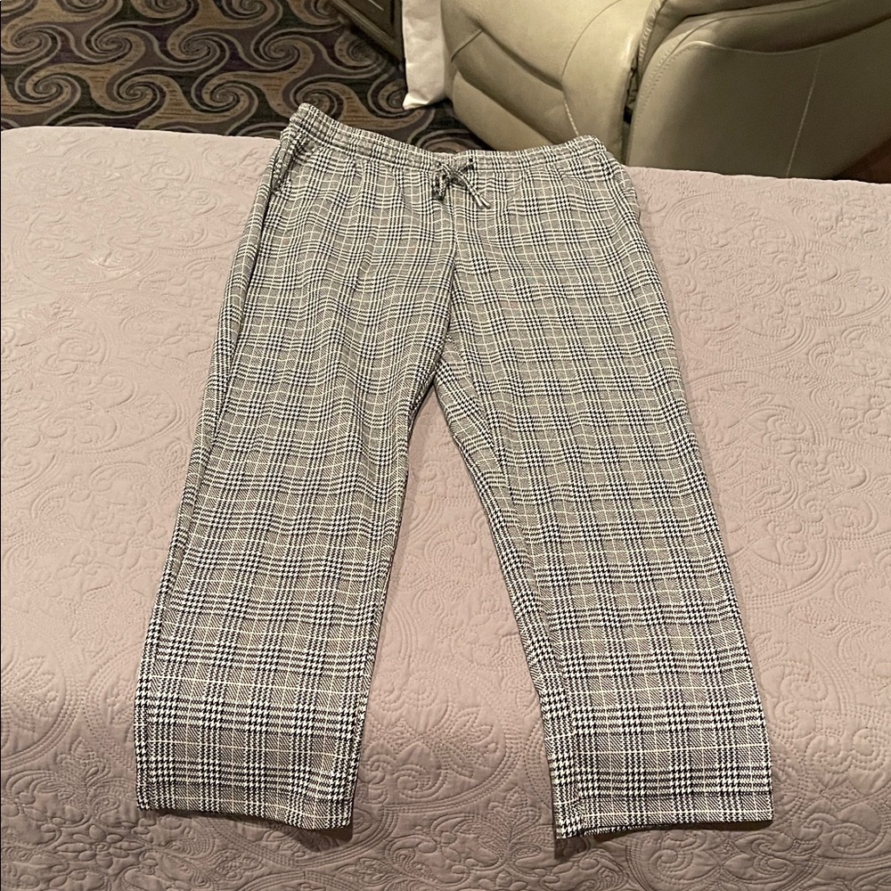 Women’s Black and White Checkered dress Pants with drawstring